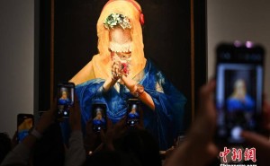 川美2025本科毕业展：万件作品绽放艺术魅力，市民争相观赏