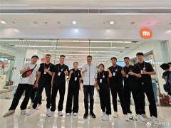 卢伟冰焦作调研：小米高端机热销，小米之家员工笑容满面