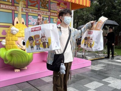 LABUBU溢价十几倍，玩家呼吁泡泡玛特：改善购买难问题！