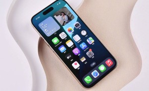 国产手机缠斗加剧，iPhone三周领跑市场格局何时变？