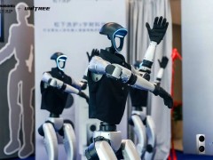 松下“松松”機器人導購登場，家電零售步入人機共生新時代