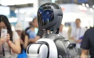 MWC上海：智元机器人引领通信行业智能化服务新潮流