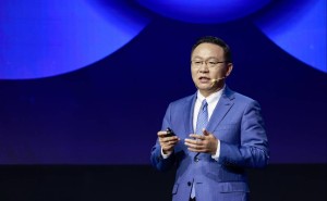 华为汪涛：AI重构超宽带网络，引领商业增长新时代