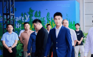 何猷君接手王思聪企业，成北京寰聚及星竞威武新掌门