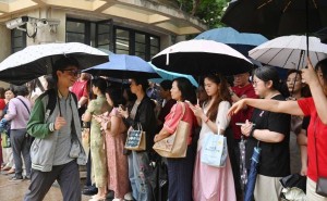 2025高考成绩揭晓，上海本科线402分，你的努力值得最好回报！