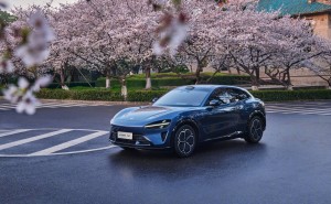 雷军不做6座SUV？理想i8：三排六座纯电SUV我们来填补空白！