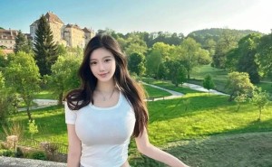 清华美院yayamoon时尚大片，颜值穿搭双在线，美出新高度！