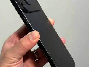 iPhone 17 Pro模型机亮相：横向“摄像头条”设计成新焦点
