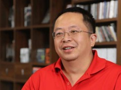 周鸿祎达沃斯论坛坦言：雷军影响力大，自己多方面需向其学习