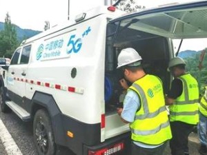 贵州移动无人机跨桥布光缆，快速抢通三都猴子河大桥救援通信