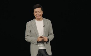 小米汽车YU7震撼发布，雷军黑衬衫亮相健身成果引热议！