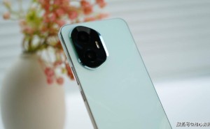 荣耀300旗舰大降价，12GB+256GB仅售1857元，高性价比之选