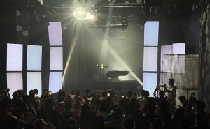 钢琴诗韵穿越黑洞，普陀PUSH艺术中心沉浸式音乐会震撼启航