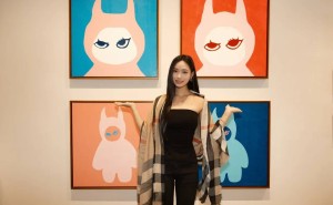 小S女儿画展吸金百万，众星捧月背后是对大S的怀念？