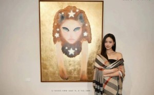 大S离世四月，外甥女画展借其名狂揽百万，亲情与艺术界限何在？