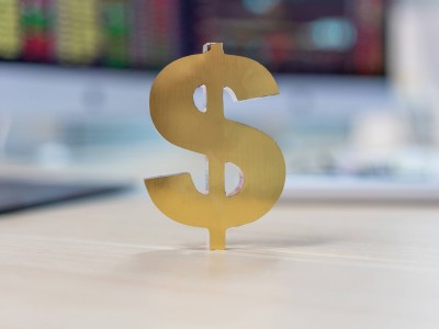 美元理财热遇冷，半年贬值超10%！仍有投资者抢入锁定高息？