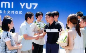 小米YU7热销却遭退订潮，雷军忙交付，用户为何心急如焚？