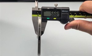 iPhone 17 Air机模亮相：横向相机模组，史上最轻薄设计来袭