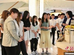 海南離島免稅購物魅力大，華裔港澳學子打卡直呼“值”！