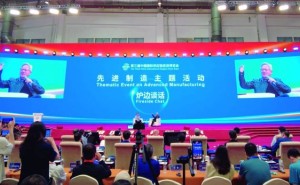 英伟达CEO黄仁勋：中国市场神奇有活力，AI未来看物理型与开源