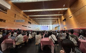 中国电信科研突破，以AI技术引领“AI+通信”新时代