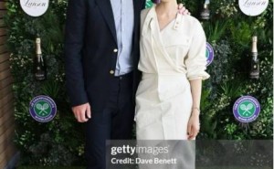 Lily Collins温网造型：Calvin Klein高级系列演绎静奢风尚