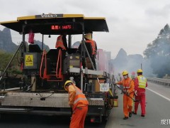 智能摊铺压实系统：助力高速公路沥青路面施工精准管理