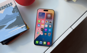 iPhone 16 Pro Max大幅降价2451元，网友直呼：直接入手不等iPhone 17