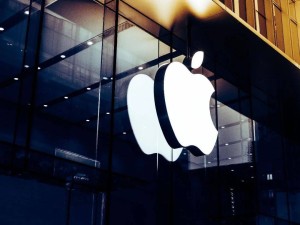 苹果折叠屏iPhone 2026年或将面世，预计售价高达1.43万元