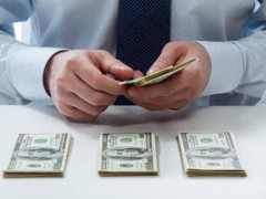 美国经济数据超预期，后贸易战时代美元黄金何去何从？