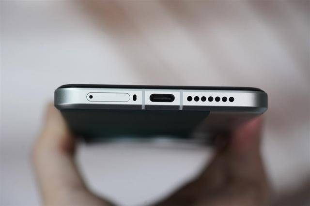 小米15 Ultra底部設計