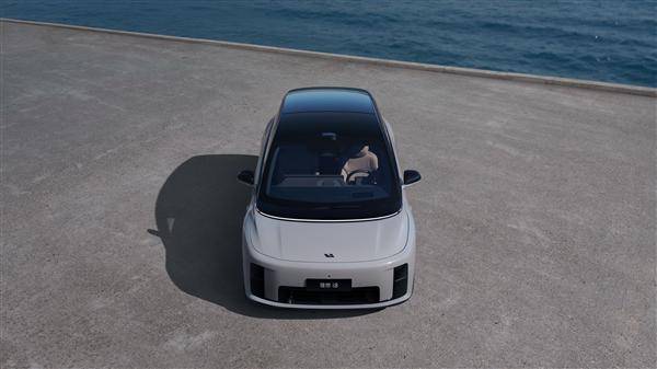 理想汽車i8灰色版官圖