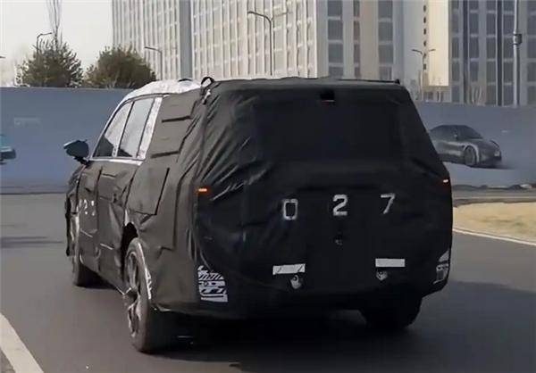 小米昆仑SUV尾部谍照