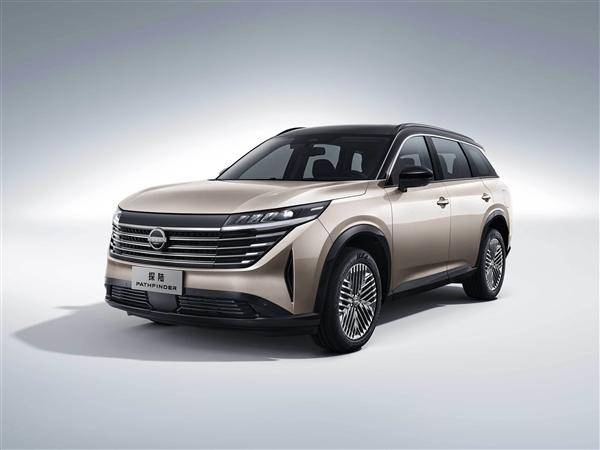 探陆车型正面图