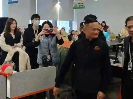 阿里员工偶遇马云