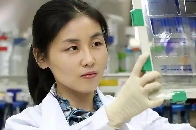 施一公与颜宁