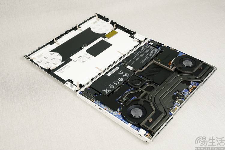 耀世16 Ultra内部设计