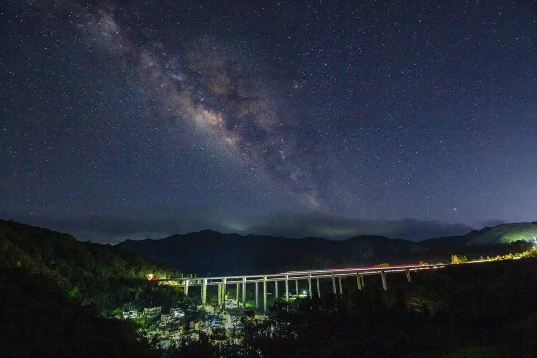 阿猛镇的大桥星空