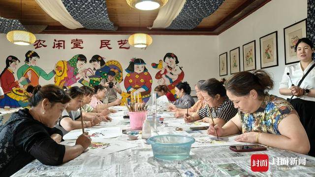 年画村手工上色