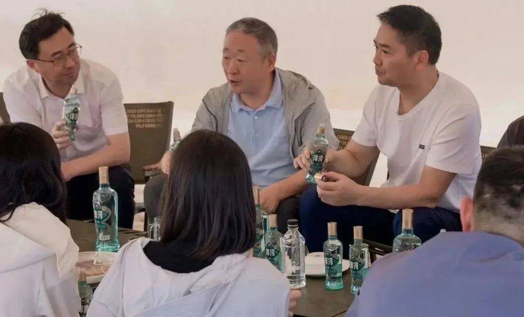 张联东照片