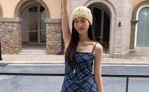 夏日新宠“不规则吊带衫”，甜辣风搭配牛仔裤，美翻整个夏天！