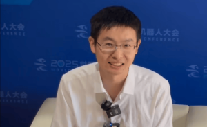 人形机器人技术突破在即？宇树科技王兴兴预测十年内将迎大变革