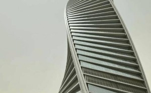 联想集团沙特布局加速：区域总部落地，新制造工厂预计2026年试产