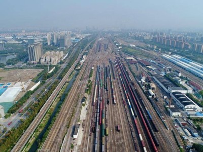 上海百年鐵路站日均萬(wàn)輛新突破，海鐵聯(lián)運(yùn)彰顯戰(zhàn)略新高度！