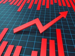 液冷技术引领数据中心绿色转型，英维克等产业链企业迎来千亿市场机遇
