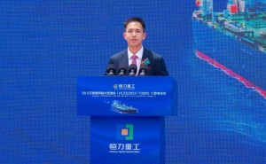 江苏首富之子24岁接棒！550亿市值公司迎新帅，A股已有4位“00后”继承家业