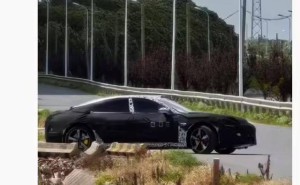 小米新车伪装路测曝光，疑似长轴距版SU7引关注