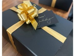 英伟达CEO签名预告：人形机器人将获“新大脑”升级