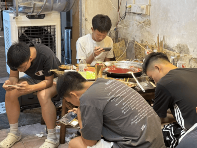 《无畏契约手游》山城嘉年华盛大启幕，一周热度持续攀升引领电竞新潮流