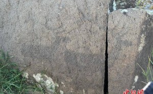 秋意中的草原秘宝：探秘锡林郭勒阿巴嘎岩画群的远古印记